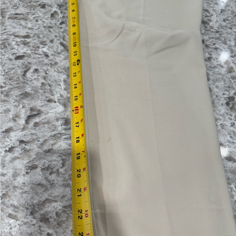 Apt. 9 Tan Capri Style pants - Picture 3 of 8